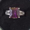 Bague neuve plaqué argent grandeur 8 10$