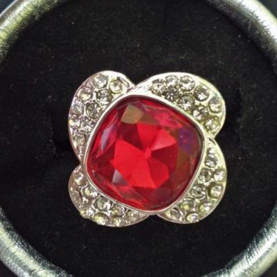 Bague neuve plaqué argent grandeur 8 a 10