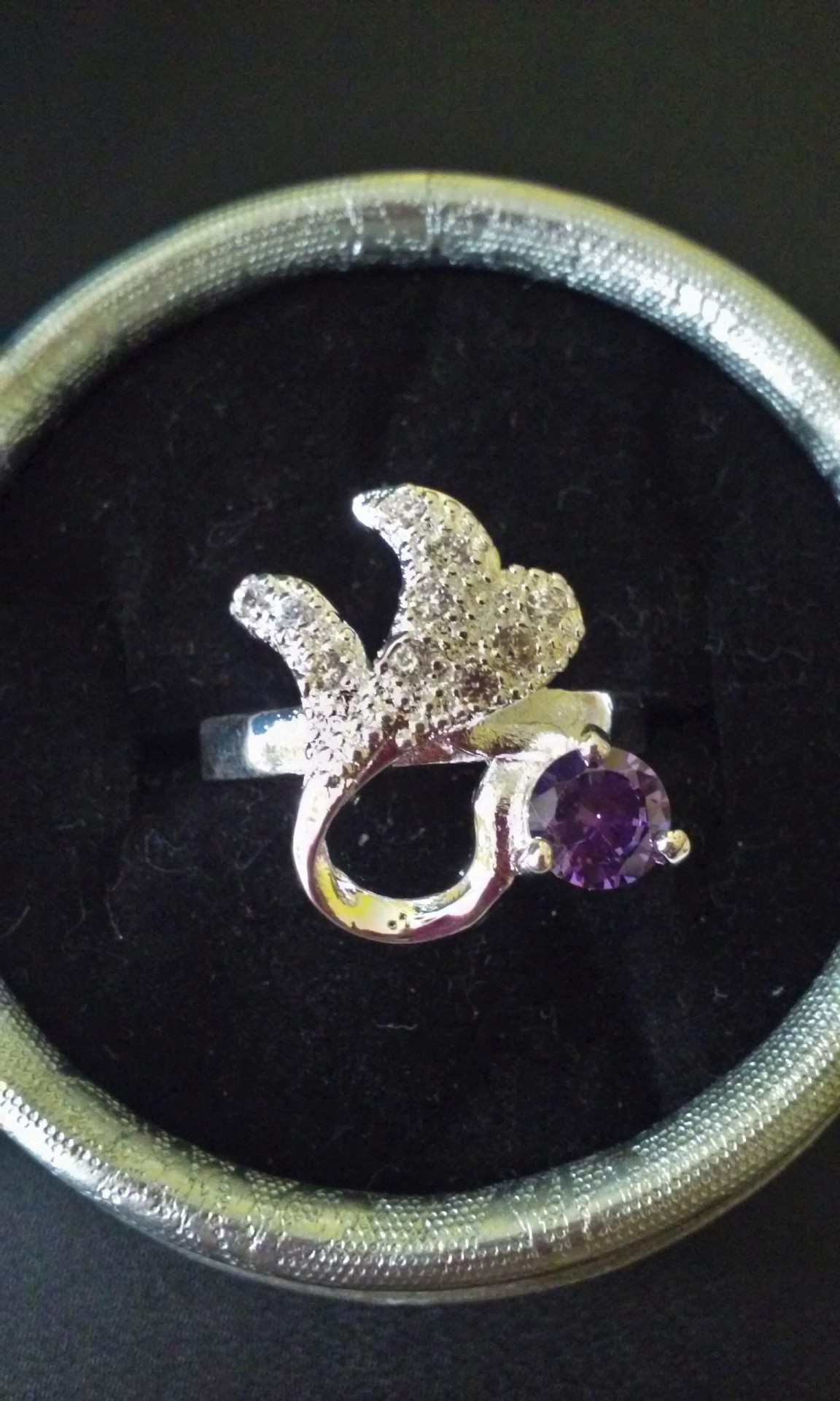Bague neuve plaqué argent grandeur 8 15$