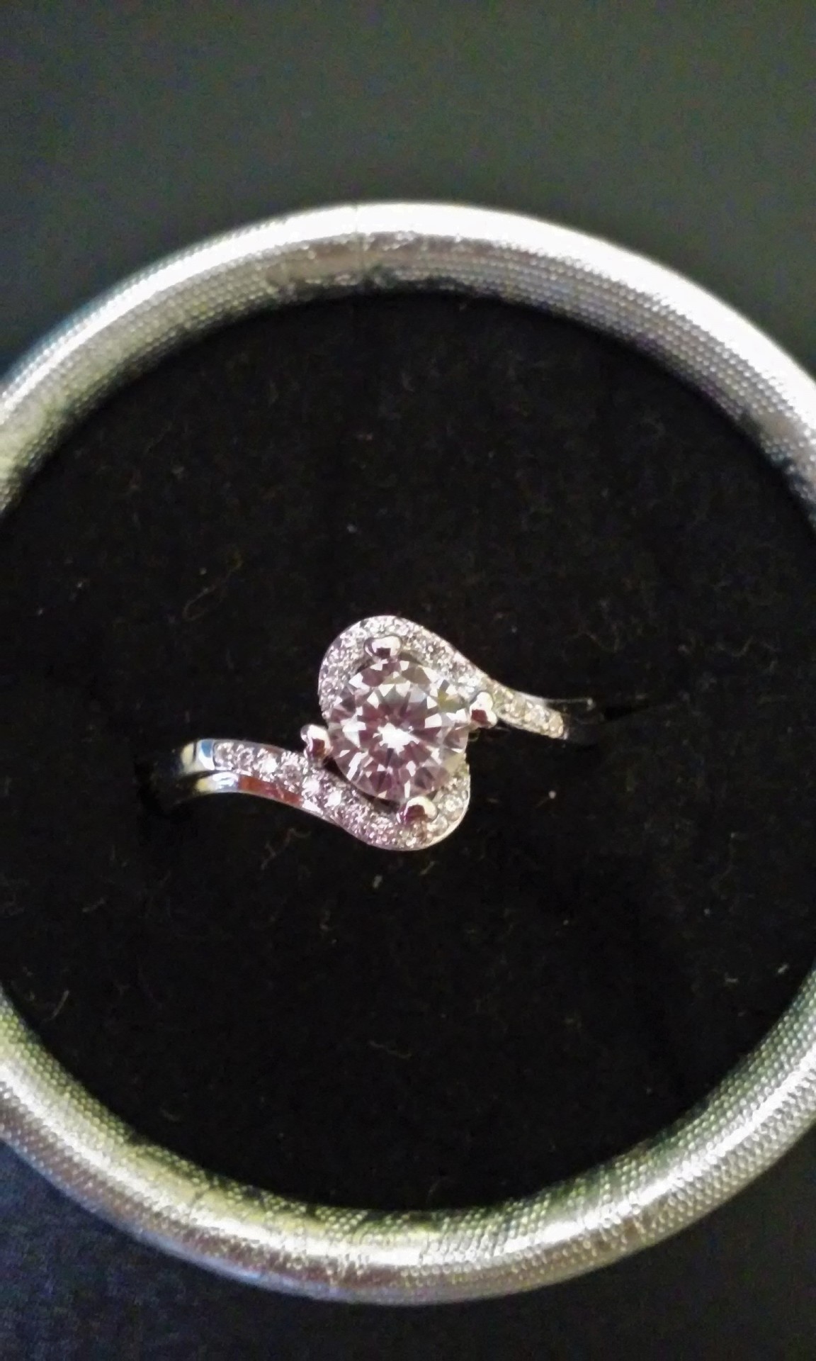 Bague neuve plaqué argent grandeur 8 15$