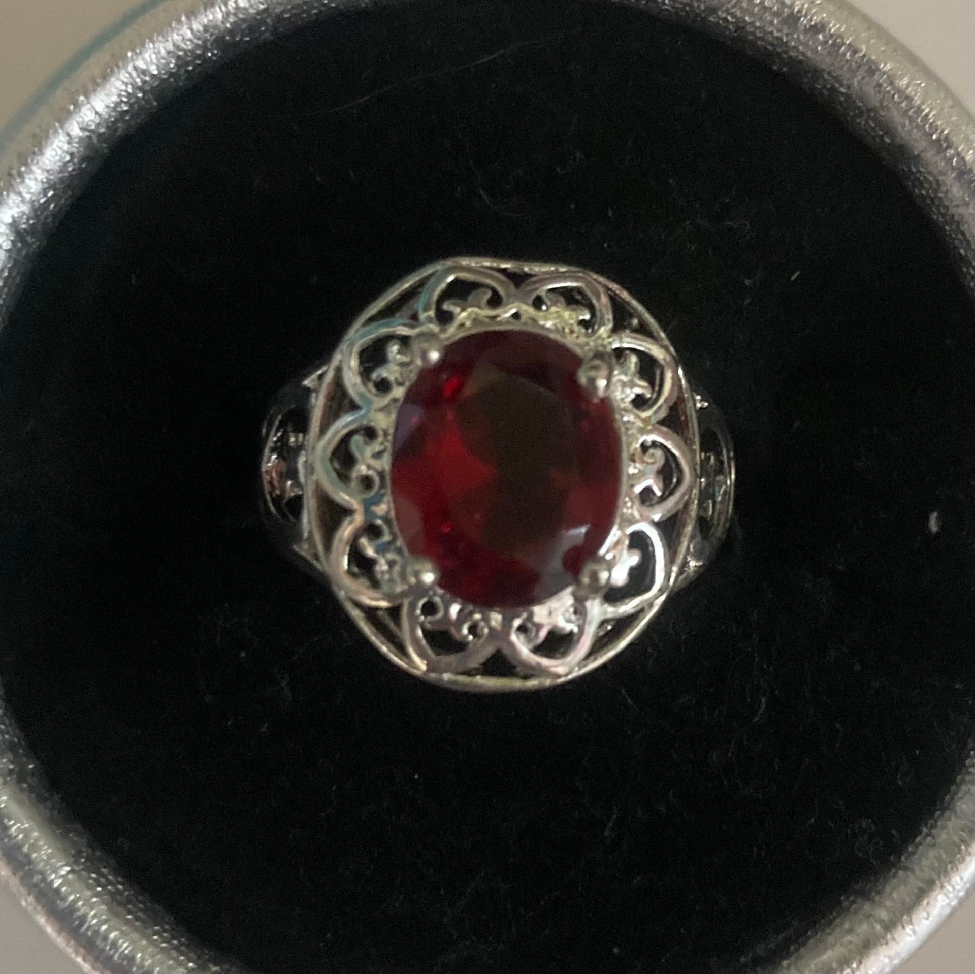 Bague neuve plaqué argent grandeur 8 10$